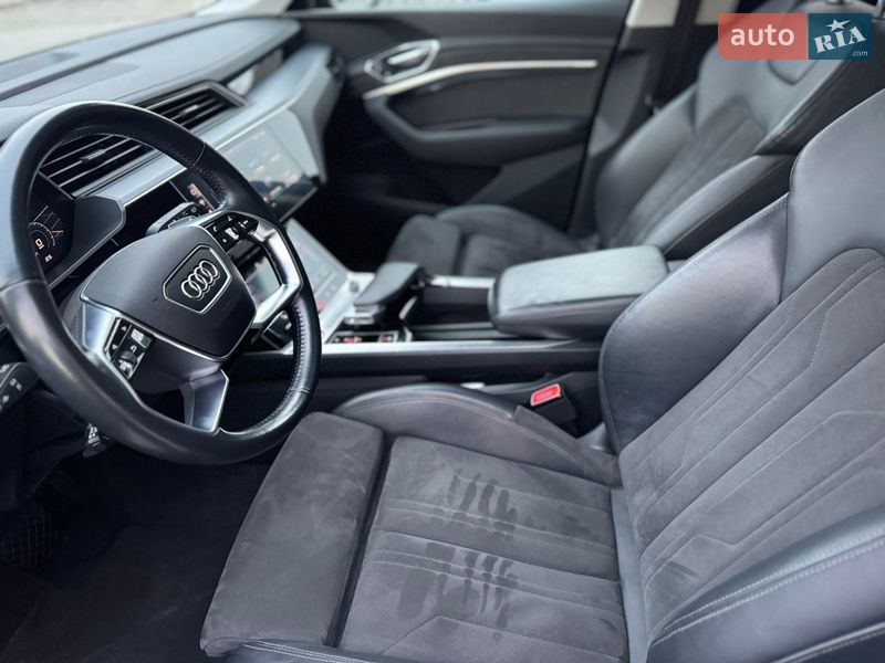 Позашляховик / Кросовер Audi e-tron 2019 в Луцьку