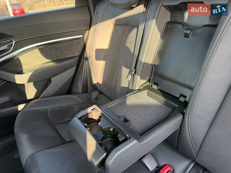 Позашляховик / Кросовер Audi e-tron 2019 в Чернівцях фото 25 Позашляховик / Кросовер Audi e-tron 2019 в Чернівцях