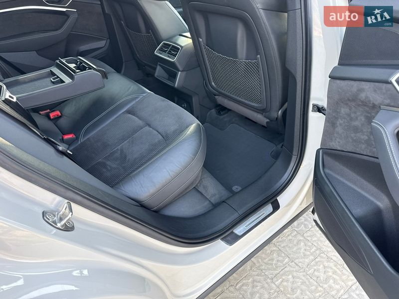 Позашляховик / Кросовер Audi e-tron 2019 в Чернівцях фото 29 Позашляховик / Кросовер Audi e-tron 2019 в Чернівцях