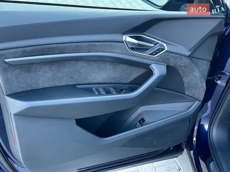 Внедорожник / Кроссовер Audi e-tron 2019 в Киеве фото 34 Внедорожник / Кроссовер Audi e-tron 2019 в Киеве