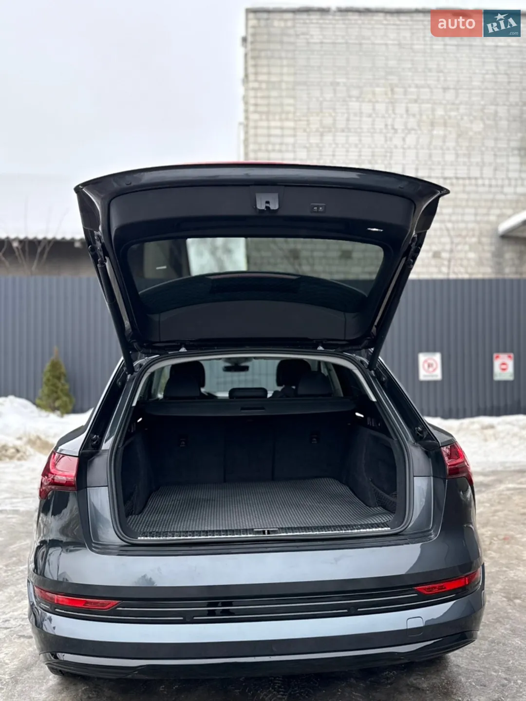 2019 Audi e-tron - мініатюра 10