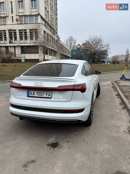 Внедорожник / Кроссовер Audi e-tron 2020 в Киеве