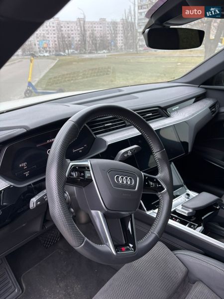 Внедорожник / Кроссовер Audi e-tron 2020 в Киеве