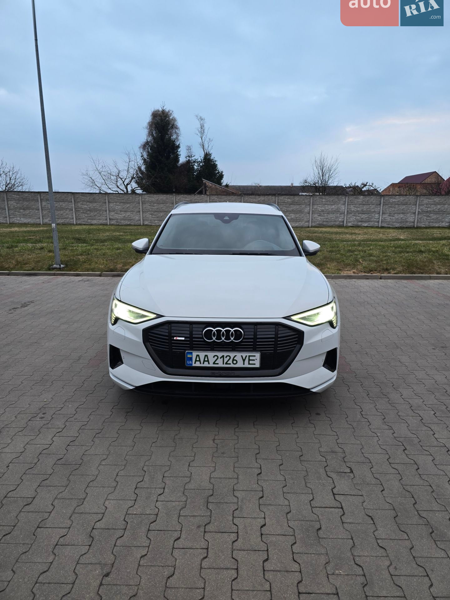 2019 Audi e-tron - мініатюра 2