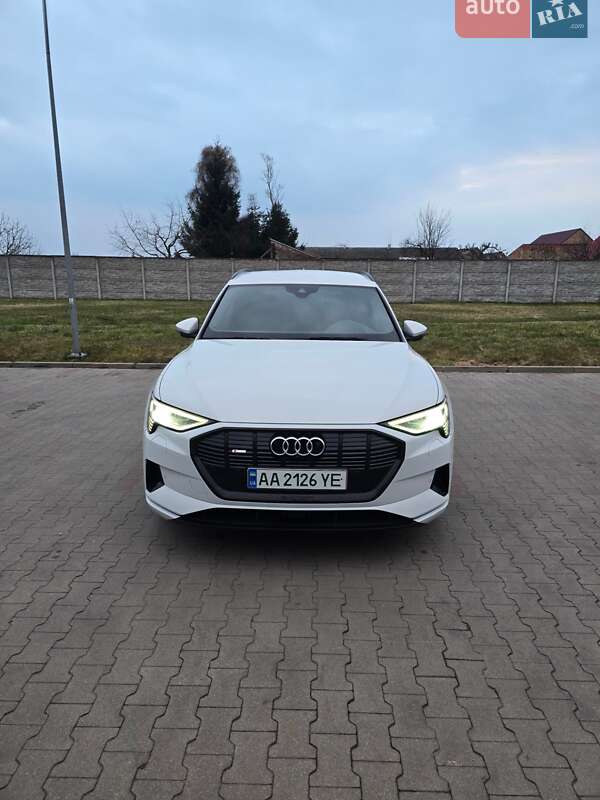 Позашляховик / Кросовер Audi e-tron 2019 в Києві