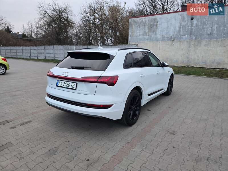 Позашляховик / Кросовер Audi e-tron 2019 в Києві
