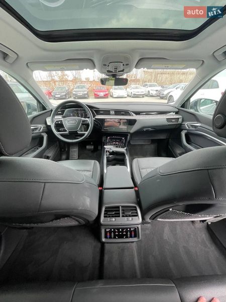 Позашляховик / Кросовер Audi e-tron 2020 в Львові фото 36 Позашляховик / Кросовер Audi e-tron 2020 в Львові