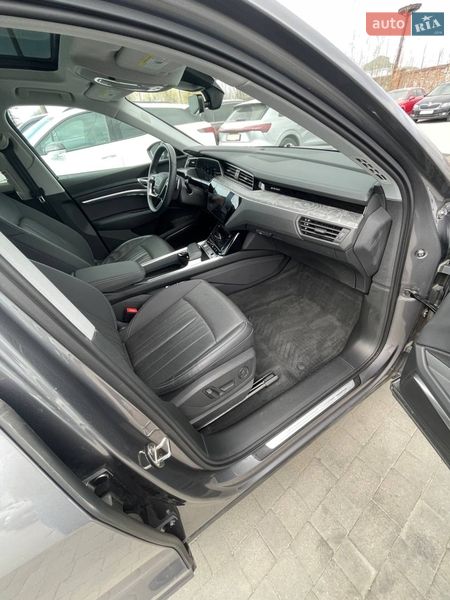 Позашляховик / Кросовер Audi e-tron 2020 в Львові фото 39 Позашляховик / Кросовер Audi e-tron 2020 в Львові