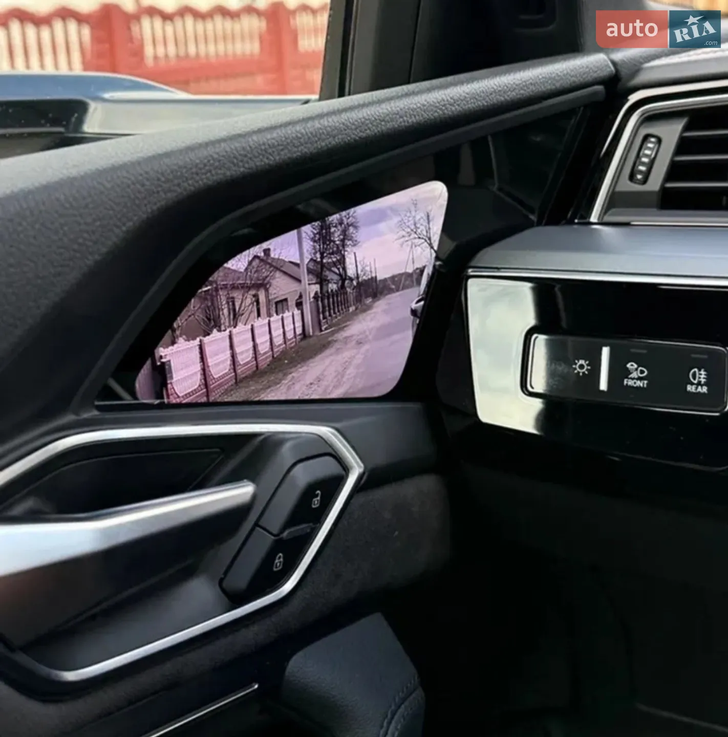 2019 Audi e-tron - мініатюра 10