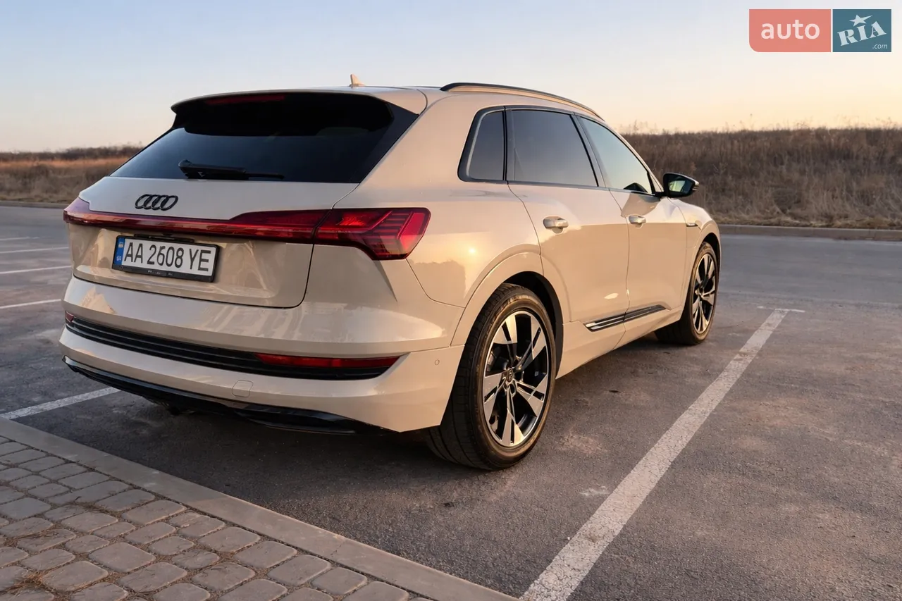 2022 Audi e-tron - мініатюра 23
