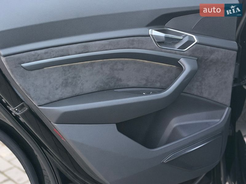Внедорожник / Кроссовер Audi e-tron 2021 в Ужгороде