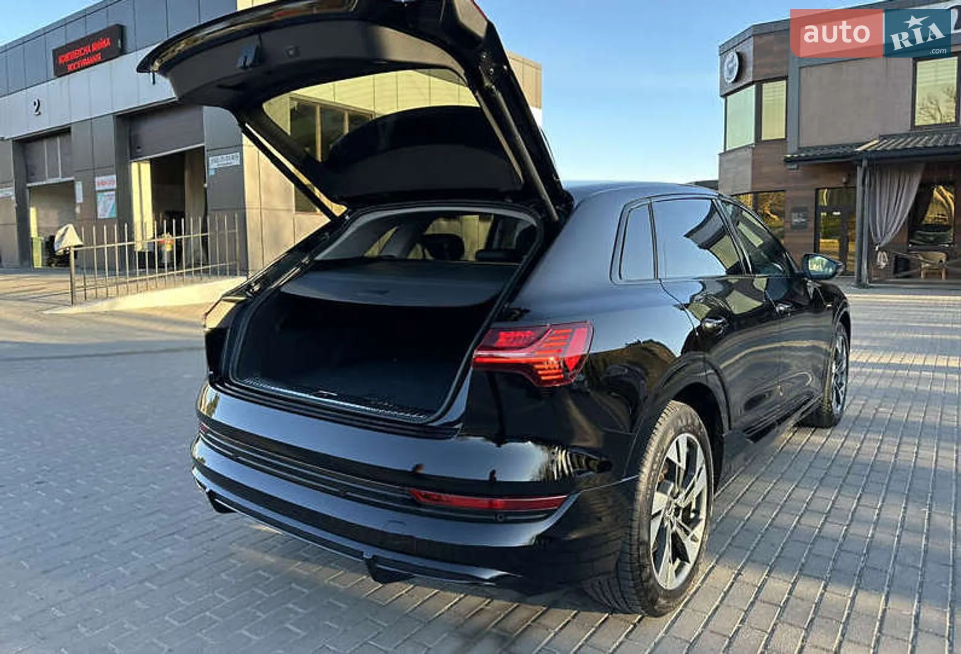 2022 Audi e-tron - мініатюра 7