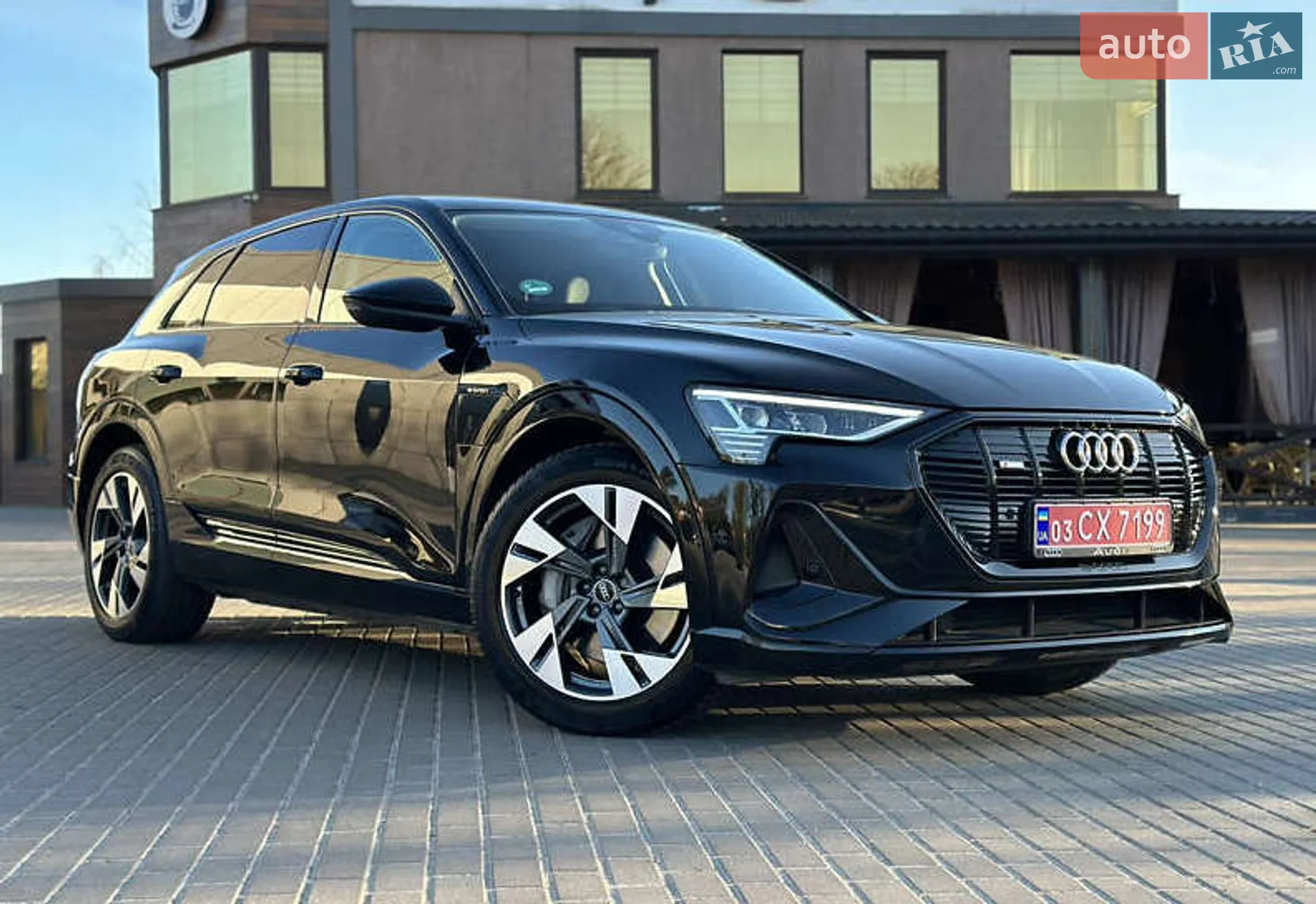 2022 Audi e-tron - мініатюра 2
