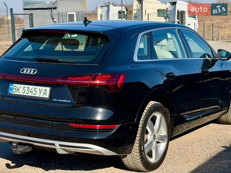 Внедорожник / Кроссовер Audi e-tron 2021 в Ровно