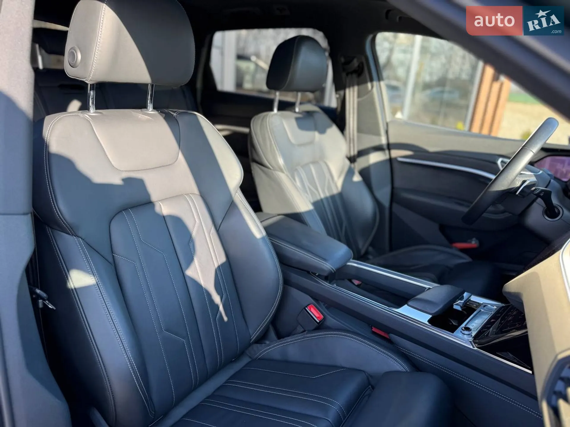 2019 Audi e-tron - мініатюра 28