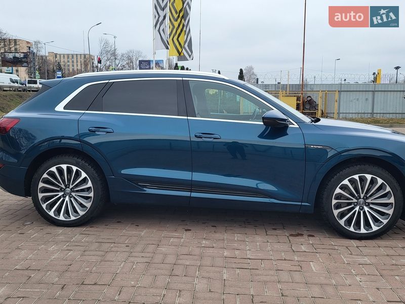 Позашляховик / Кросовер Audi e-tron 2019 в Полтаві