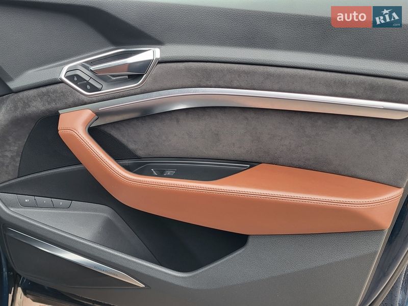 Позашляховик / Кросовер Audi e-tron 2019 в Полтаві