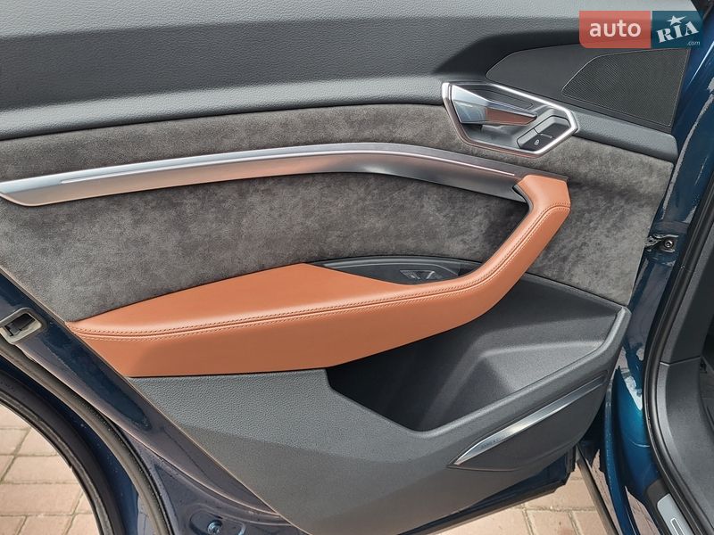 Позашляховик / Кросовер Audi e-tron 2019 в Полтаві