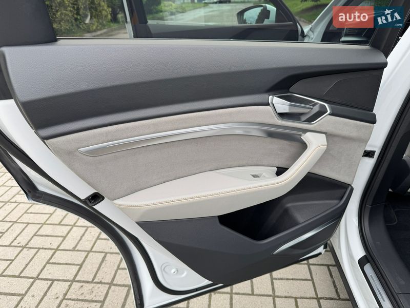 Позашляховик / Кросовер Audi e-tron 2021 в Тернополі фото 34 Позашляховик / Кросовер Audi e-tron 2021 в Тернополі