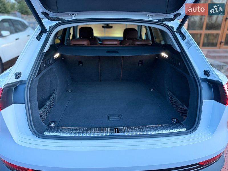 Внедорожник / Кроссовер Audi e-tron 2021 в Виннице фото 26 Внедорожник / Кроссовер Audi e-tron 2021 в Виннице