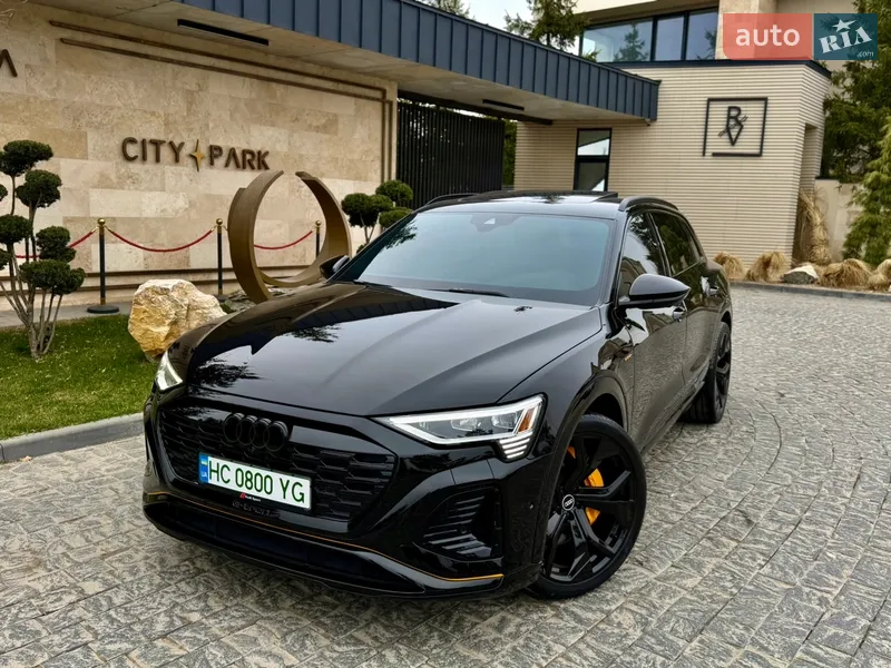 Audi e-tron 2019 VIN WA1LAAGE5KB014477 фото оголошення 3 з 81