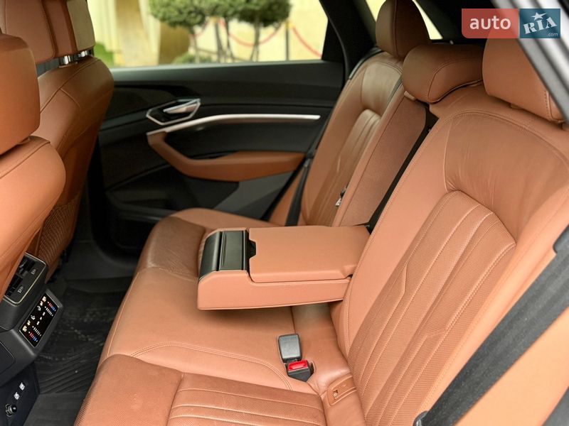 Позашляховик / Кросовер Audi e-tron 2019 в Львові