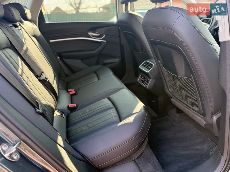 Внедорожник / Кроссовер Audi e-tron 2021 в Луцке