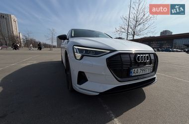 Позашляховик / Кросовер Audi e-tron 2022 в Києві