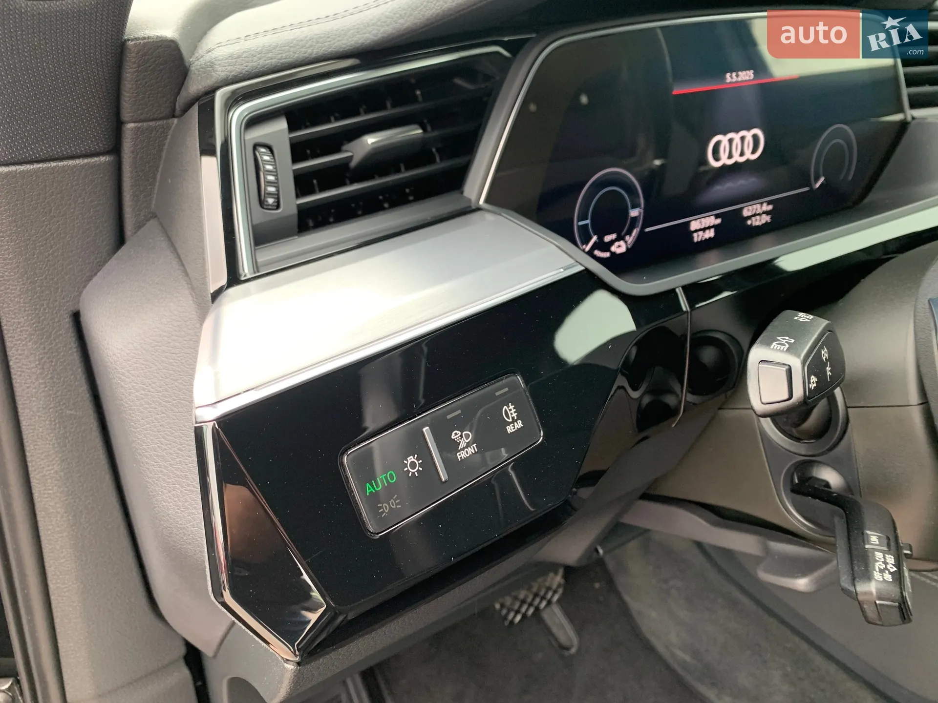 2020 Audi e-tron - мініатюра 19