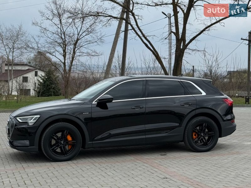 Позашляховик / Кросовер Audi e-tron 2021 в Золочеві