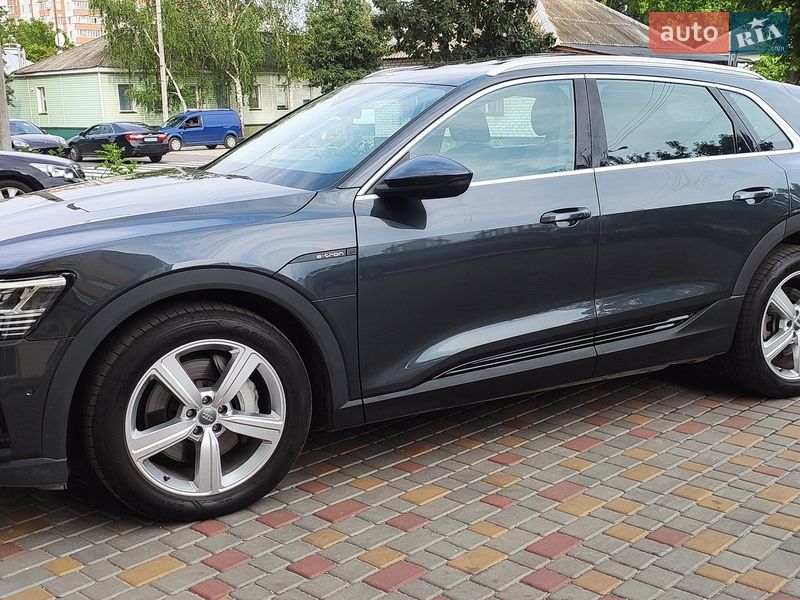 Позашляховик / Кросовер Audi e-tron 2019 в Кременчуці