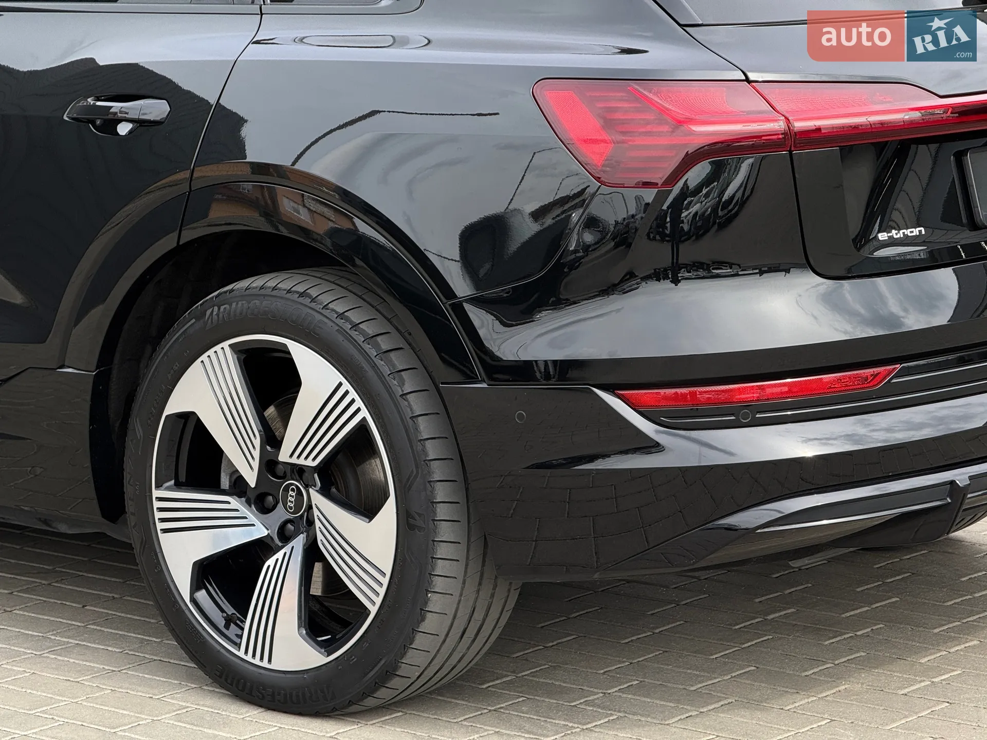 2021 Audi e-tron - мініатюра 21