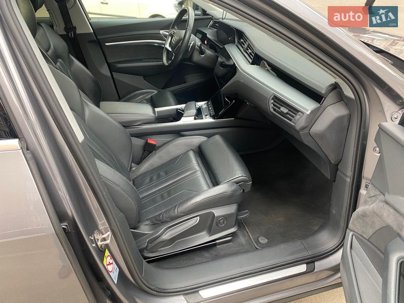 Внедорожник / Кроссовер Audi e-tron 2020 в Киеве