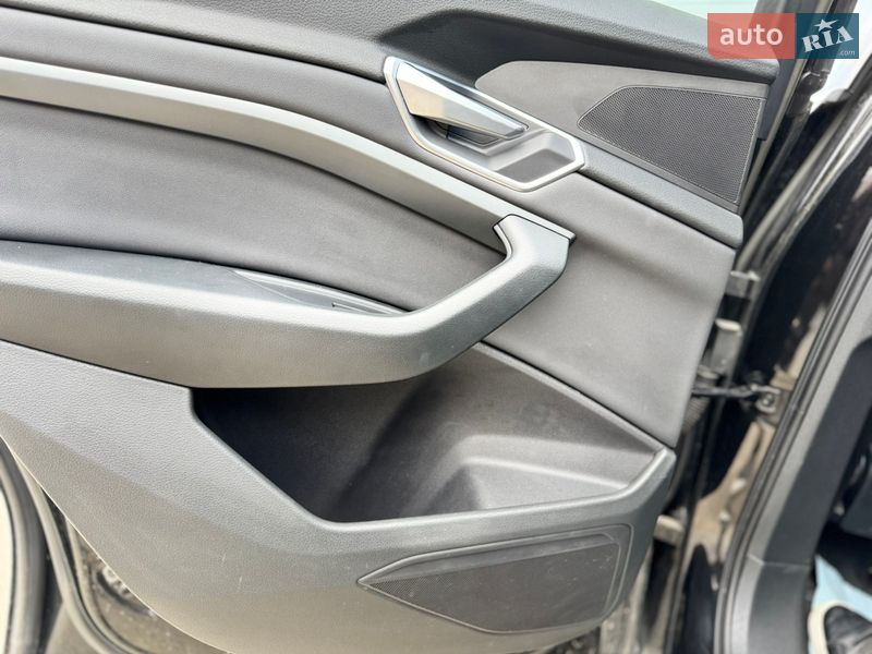 Внедорожник / Кроссовер Audi e-tron 2019 в Львове
