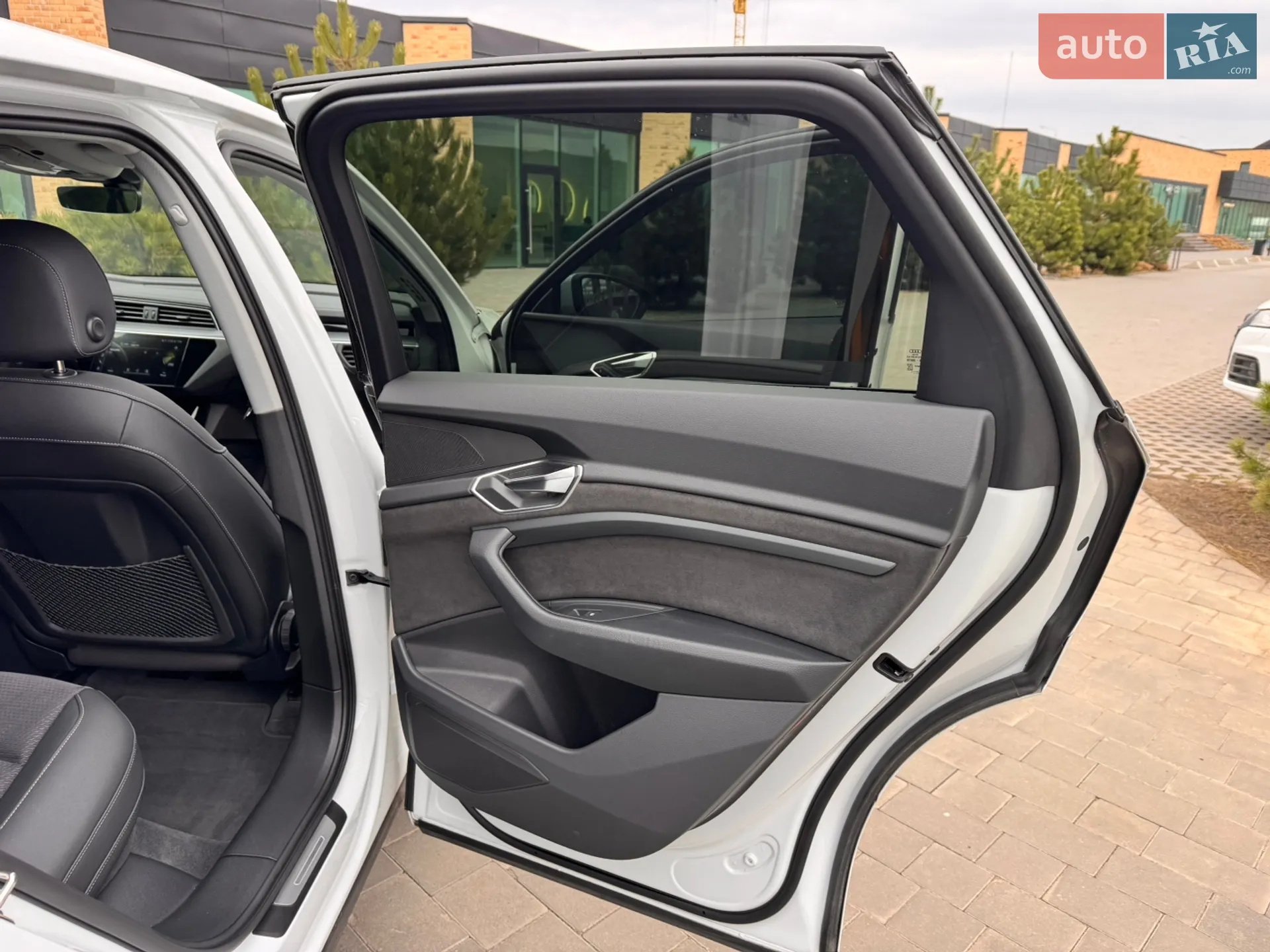 2022 Audi e-tron - мініатюра 35