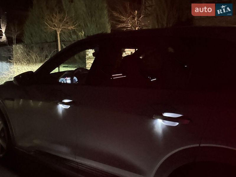 Внедорожник / Кроссовер Audi e-tron 2022 в Киеве