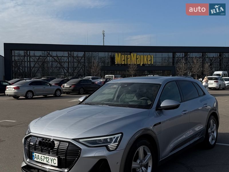Внедорожник / Кроссовер Audi e-tron 2022 в Киеве