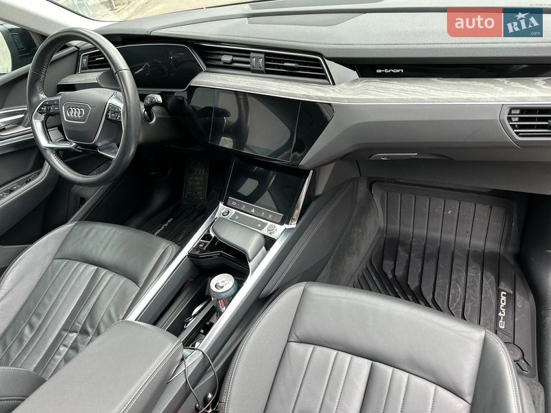Внедорожник / Кроссовер Audi e-tron 2021 в Киеве