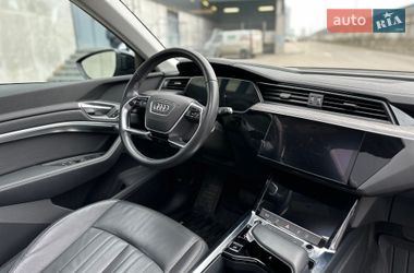Внедорожник / Кроссовер Audi e-tron 2021 в Киеве