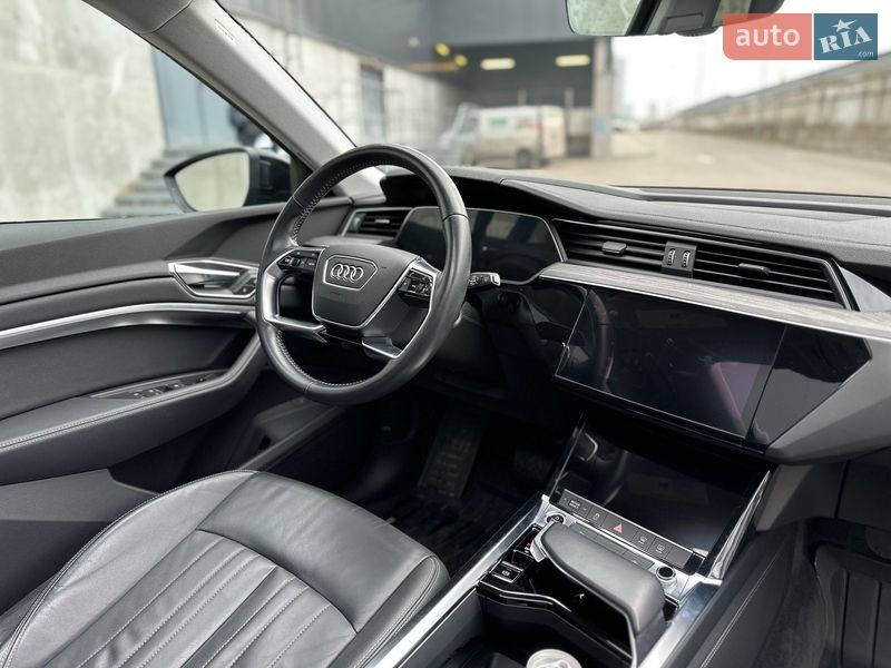 Внедорожник / Кроссовер Audi e-tron 2021 в Киеве