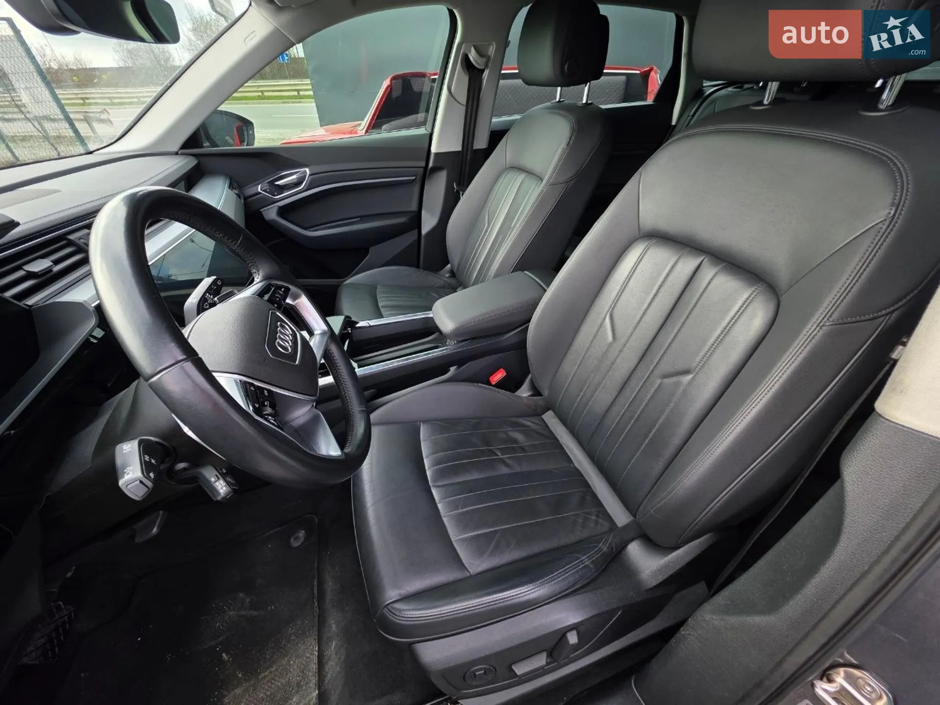 2019 Audi e-tron - мініатюра 28