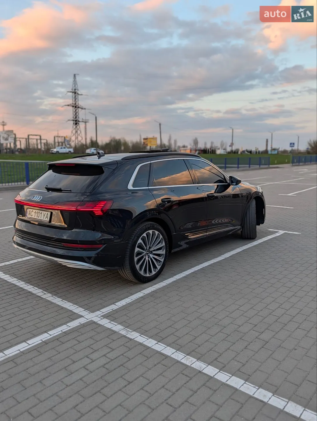 2020 Audi e-tron - мініатюра 11