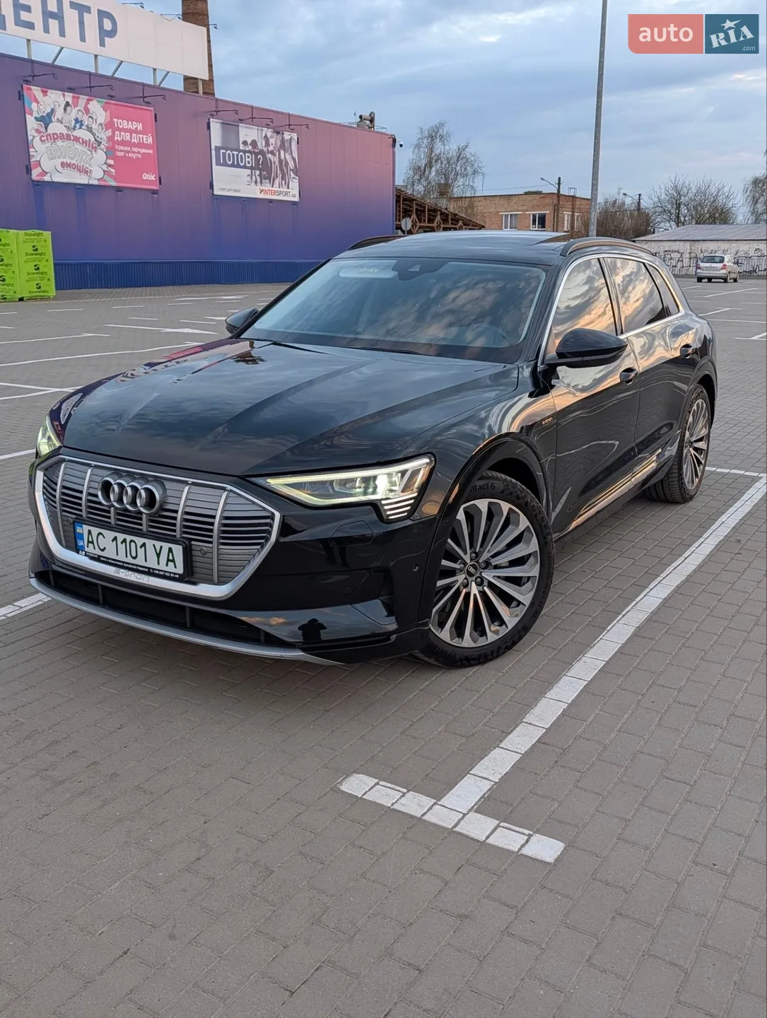2020 Audi e-tron - мініатюра 28