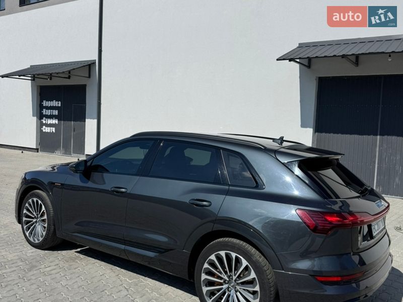 Внедорожник / Кроссовер Audi e-tron 2019 в Бориславе