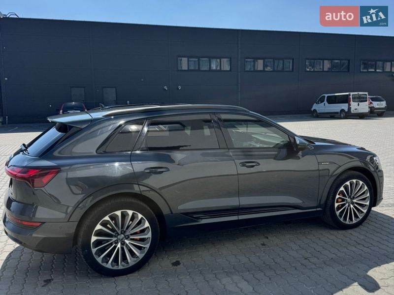 Внедорожник / Кроссовер Audi e-tron 2019 в Бориславе
