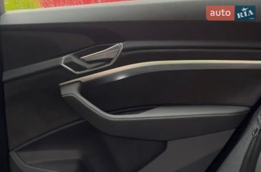 Внедорожник / Кроссовер Audi e-tron 2019 в Сокале