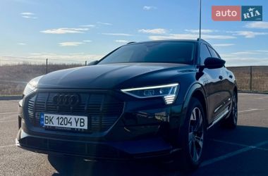 Позашляховик / Кросовер Audi e-tron 2021 в Рівному