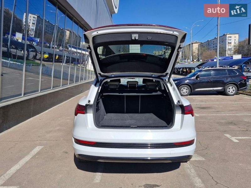 Внедорожник / Кроссовер Audi e-tron 2020 в Киеве