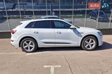 Внедорожник / Кроссовер Audi e-tron 2020 в Киеве