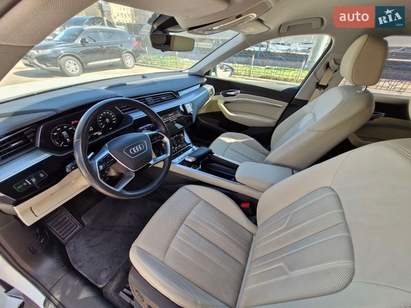 Внедорожник / Кроссовер Audi e-tron 2020 в Киеве